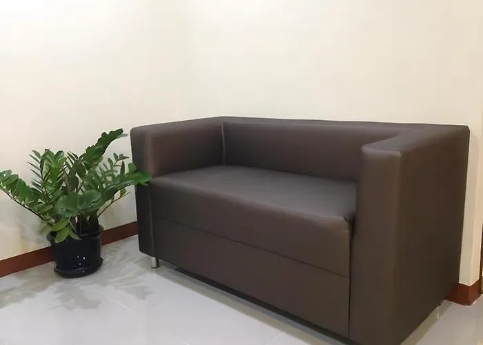 Friends House 4*